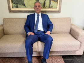 Leonardo Manzan compara as oportunidades de carreira entre o setor público e privado na área tributária.