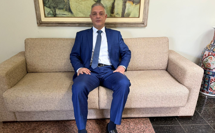 Leonardo Manzan compara as oportunidades de carreira entre o setor público e privado na área tributária.