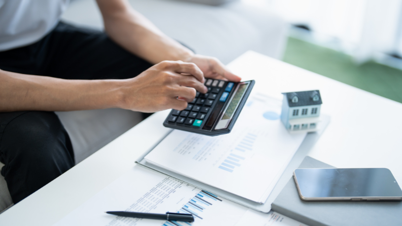 Com as orientações de Teciomar Ábila, descubra técnicas eficazes para sair do vermelho e reconquistar sua tranquilidade financeira.