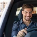 Sérgio Bento De Araújo analisa por que dirigir segue sendo uma experiência emocional que vai além da locomoção.