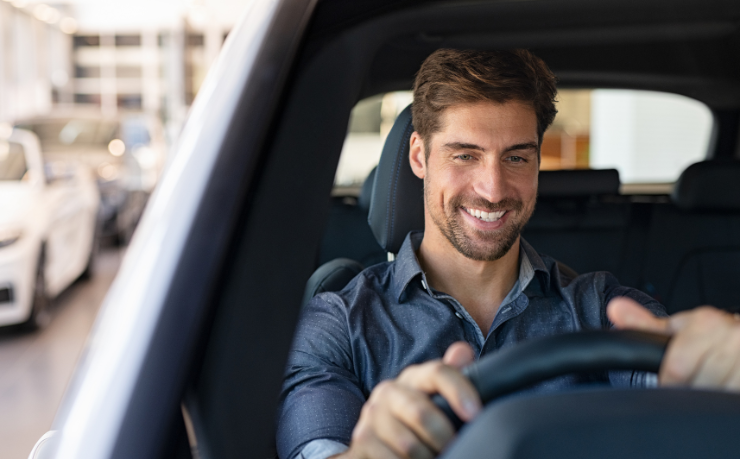 Sérgio Bento De Araújo analisa por que dirigir segue sendo uma experiência emocional que vai além da locomoção.