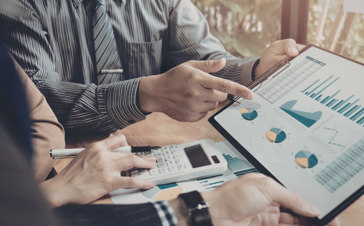 Danilo Regis Fernandes Pinto destaca como a interdependência financeira entre economias desenvolvidas e emergentes intensifica riscos, oportunidades e efeitos em cadeia no cenário global.