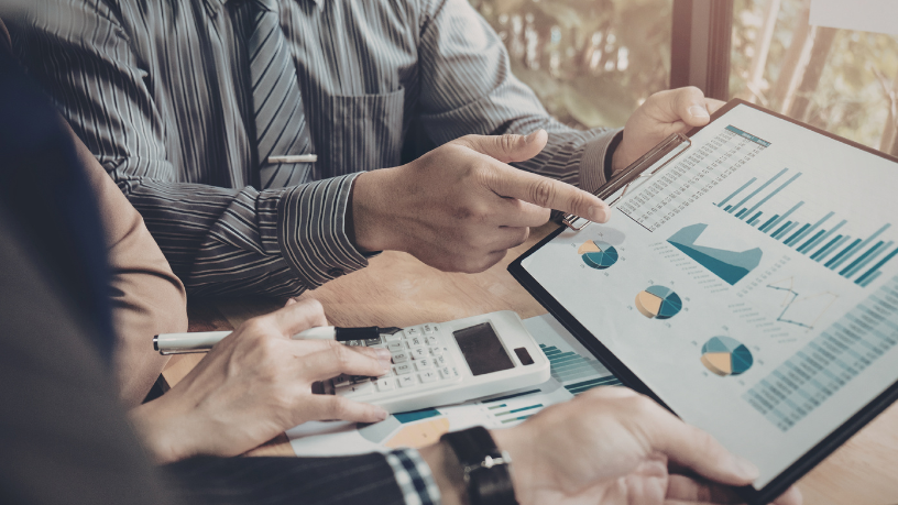 Danilo Regis Fernandes Pinto destaca como a interdependência financeira entre economias desenvolvidas e emergentes intensifica riscos, oportunidades e efeitos em cadeia no cenário global.