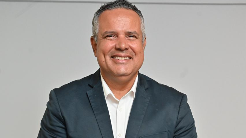 Em obras urbanas, o controle de vibrações protege edificações vizinhas e garante conformidade técnica, segundo Elmar Juan Passos Varjão Bomfim.