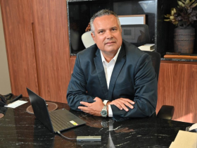 O monitoramento de vibrações em obras urbanas é essencial para reduzir riscos estruturais, como esclarece Elmar Juan Passos Varjão Bomfim.